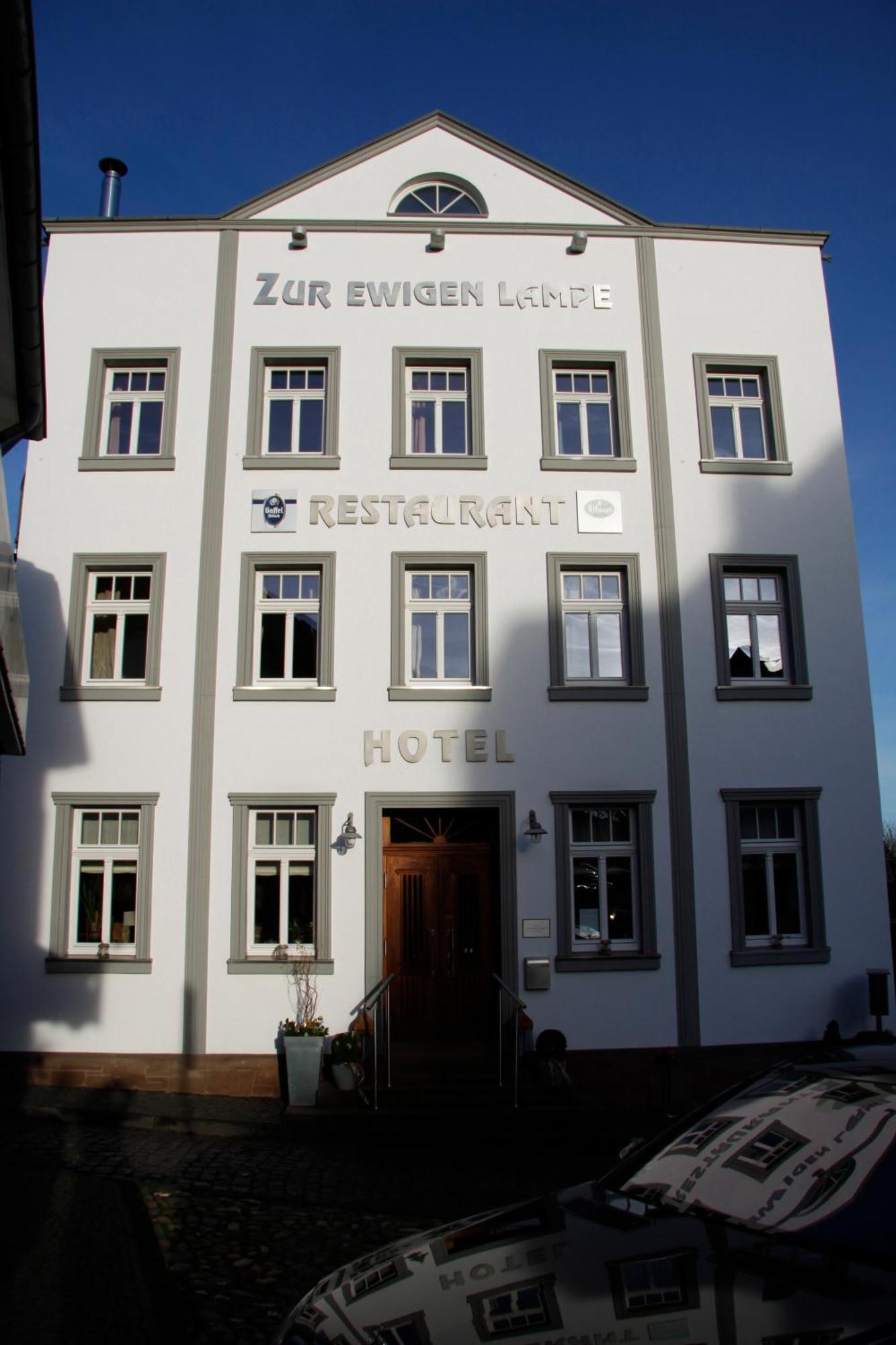 Zur Ewigen Lampe Romantisches Landhotel & Restaurant Nideggen Dış mekan fotoğraf