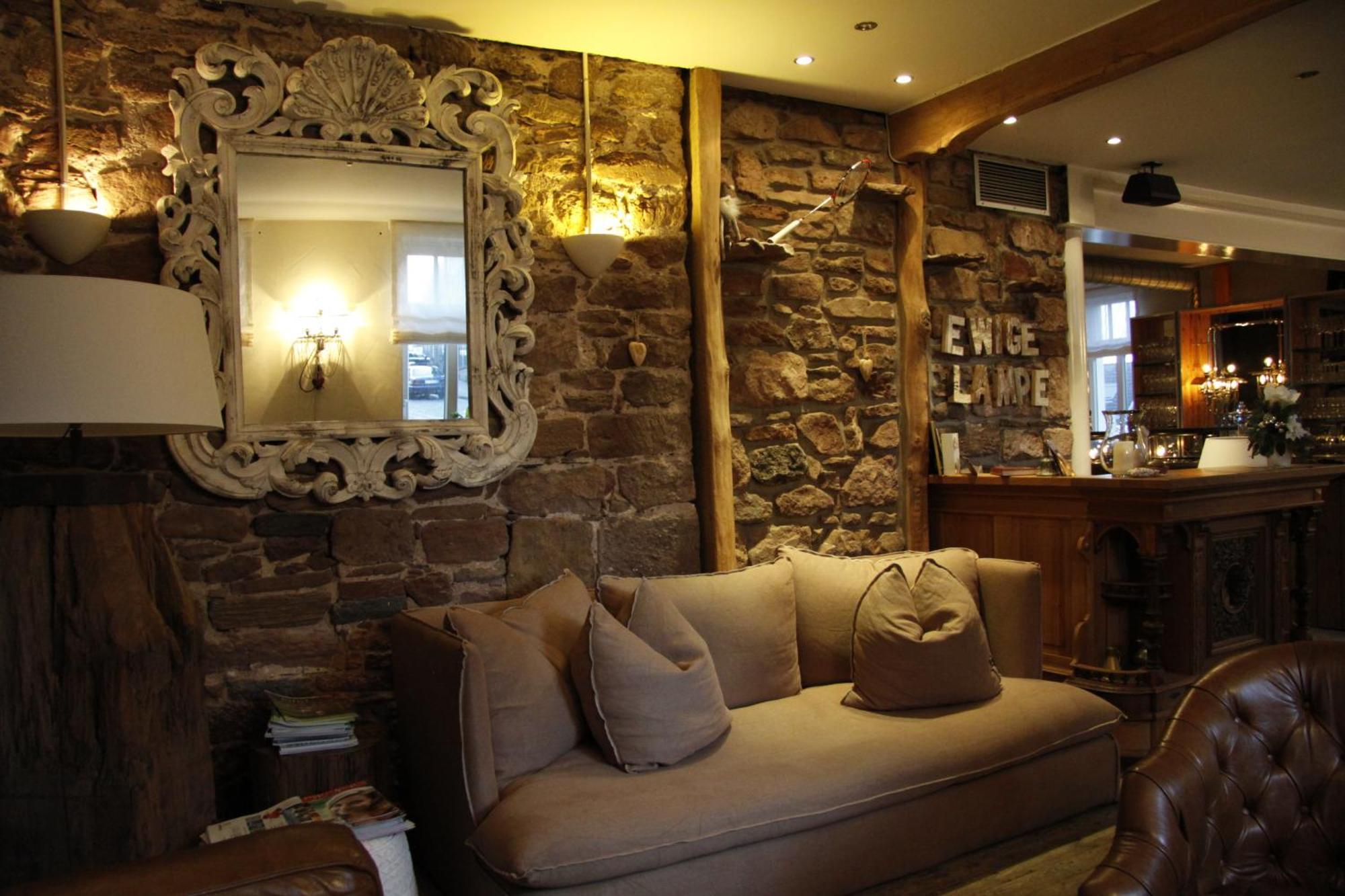 Zur Ewigen Lampe Romantisches Landhotel & Restaurant Nideggen Dış mekan fotoğraf